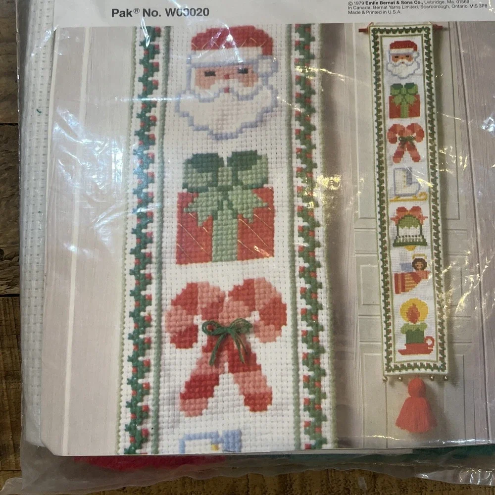 Vintage Christmas Bernat Holiday Ideas Bell Pull Medley Crosstitch W00020 New!